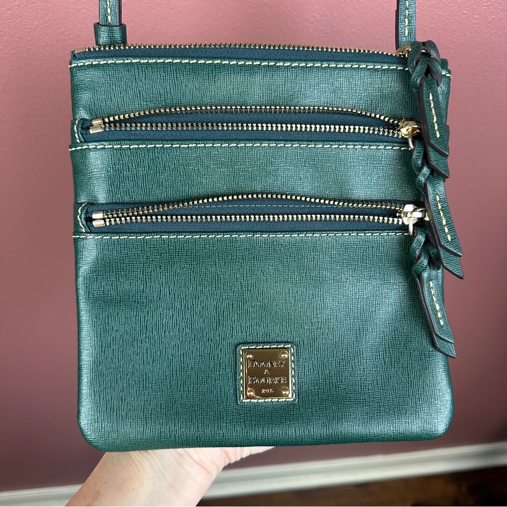 Dooney & Bourke Hunter Green Crossbody Leather Handbag With 3 Zipper Pockets